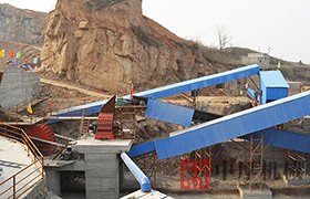 鄭州滎陽重錘式破碎機生產現場