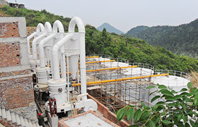 湖南白云石雷蒙磨粉機生產現場